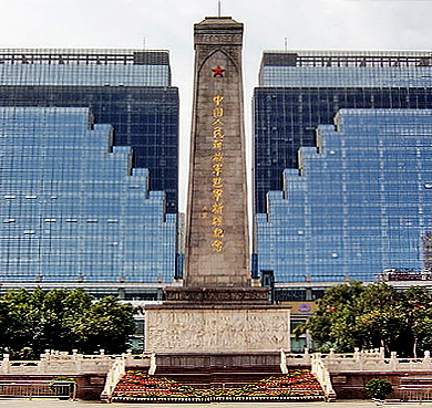 乌鲁木齐市-天山区-人民广场·解放军进军新疆纪念碑