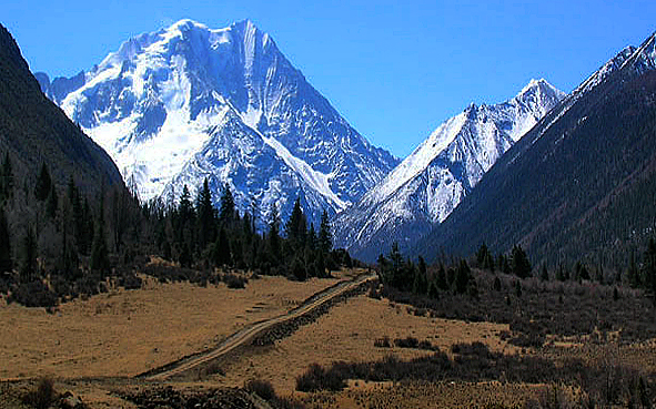 山南市-乃东区-喜马拉雅山脉·雅拉香布雪山（6647米）风景区