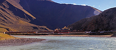 果洛州-甘德县-岗龙乡-夏日乎寺·黄河风景区