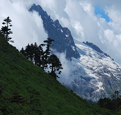怒江州-贡山县-高黎贡山·主峰（嘎瓦嘎普峰·5128米）风景区